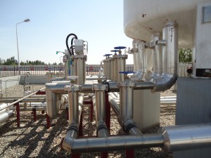 vacuum insulated pipe for LNG