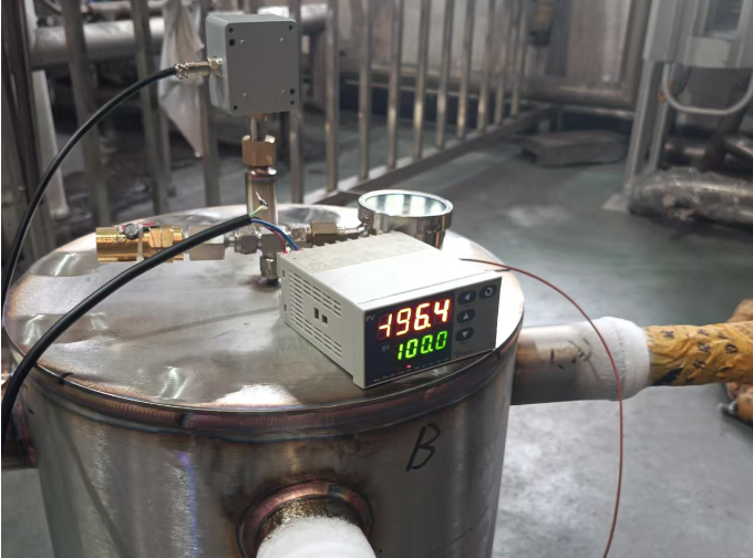 vacuum insualted phase separator